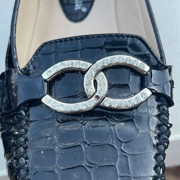 Black Patent Faux Leather Crocodile Flat Loafer, Silver Buckle Size 8 - Picture 6 of 6